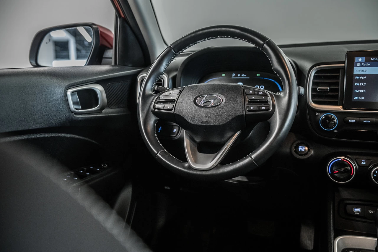 2023 Hyundai Venue Preferred Main Image
