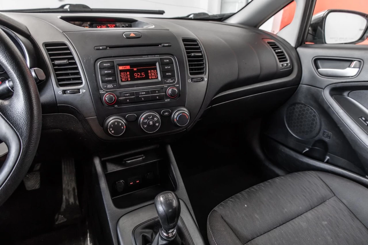 2014 Kia Forte Manuelle de base Garantie 1 AN Image principale