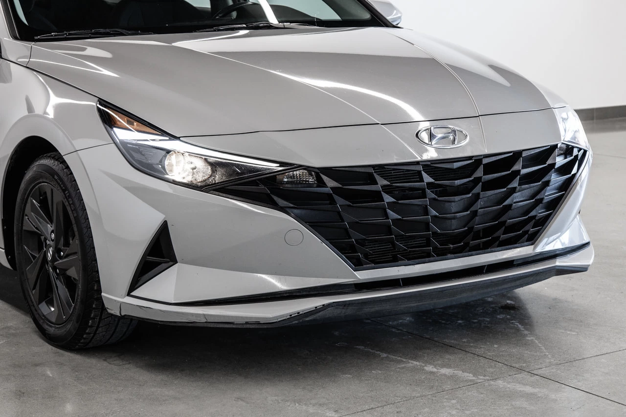 2022 Hyundai Elantra Preferred Main Image