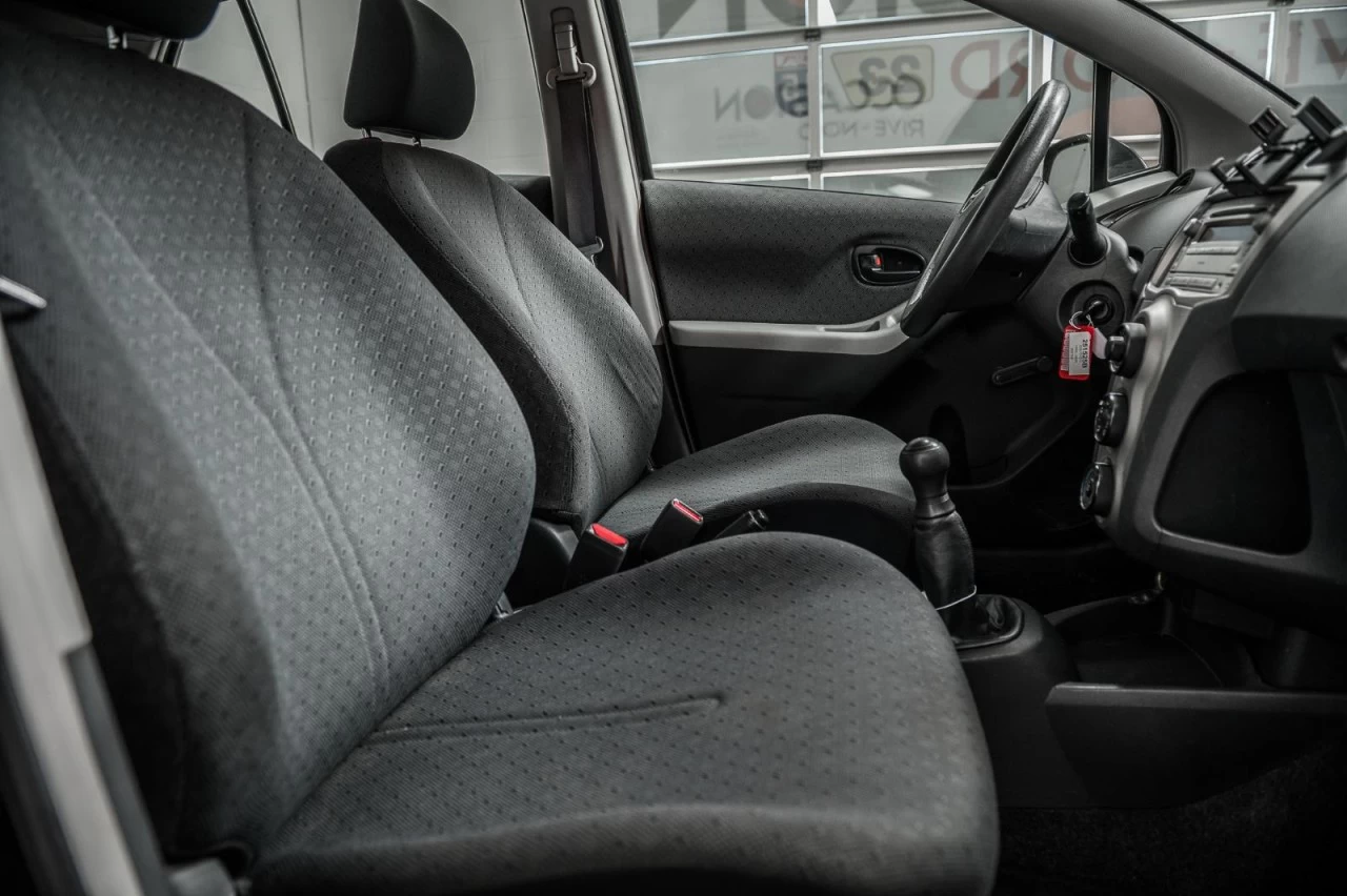 2009 Toyota Yaris Manuelle de base AUBAINE!!! Main Image