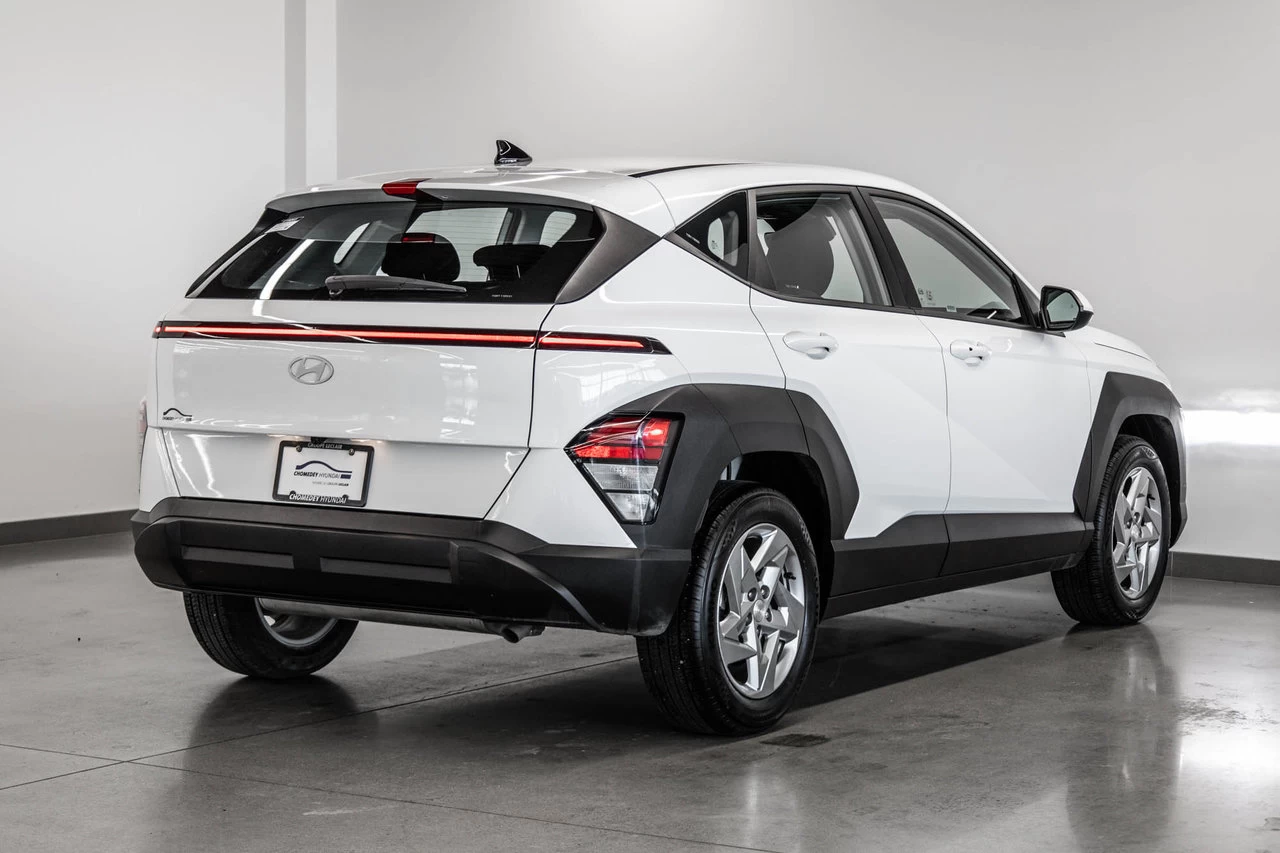 2024 Hyundai Kona Essential Main Image