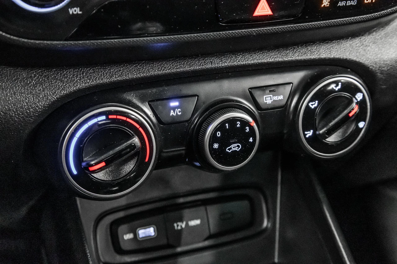 2022 Hyundai Venue Essential Main Image