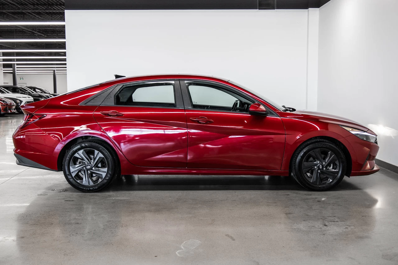 2021 Hyundai Elantra Preferred Main Image