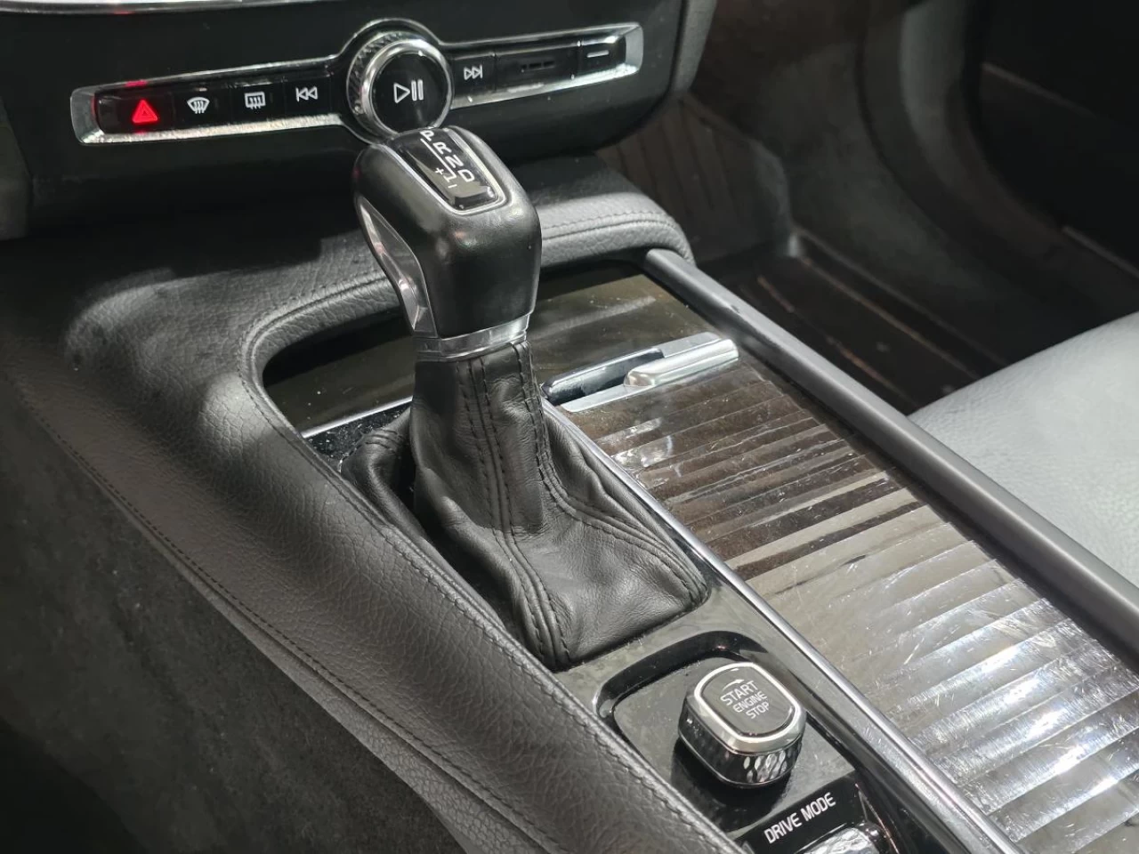 2018 Volvo S90 T6 AWD Momentum Image principale