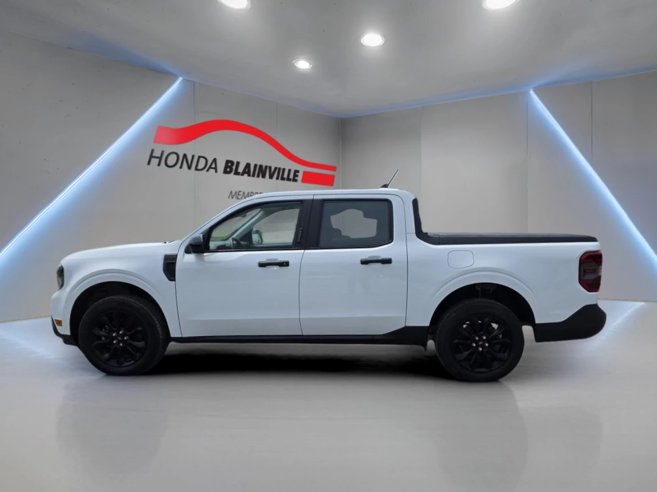 2023 Ford Maverick XLT Advanced AWD SuperCrew Main Image