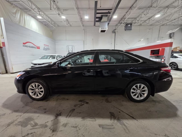Toyota Camry 4dr Sdn I4 Auto SE 2017