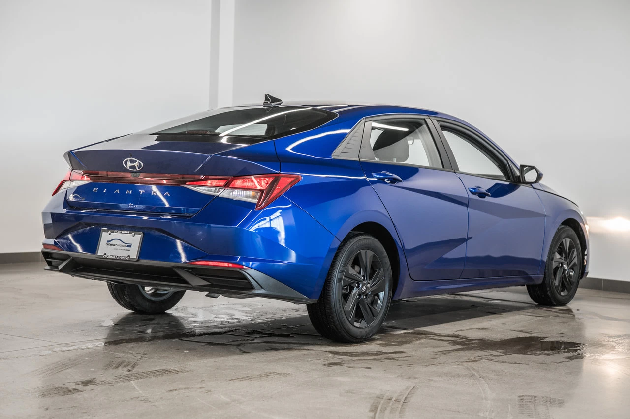 2022 Hyundai Elantra Preferred Image principale