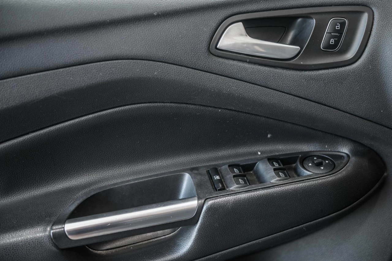 2017 Ford Escape Automatique 4WD SE Main Image