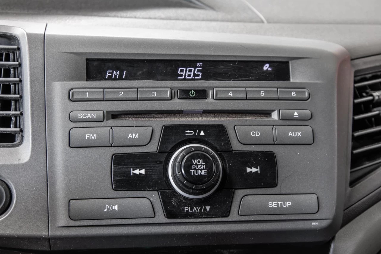 2012 Honda Civic Sedan Manuelle de base AUBAINE!!! Image principale