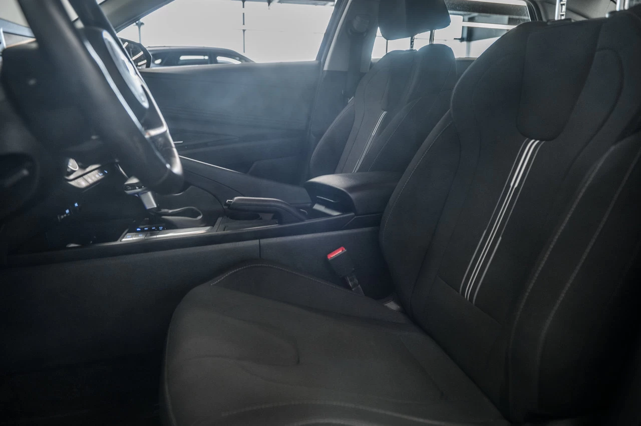 2022 Hyundai Elantra Preferred Image principale
