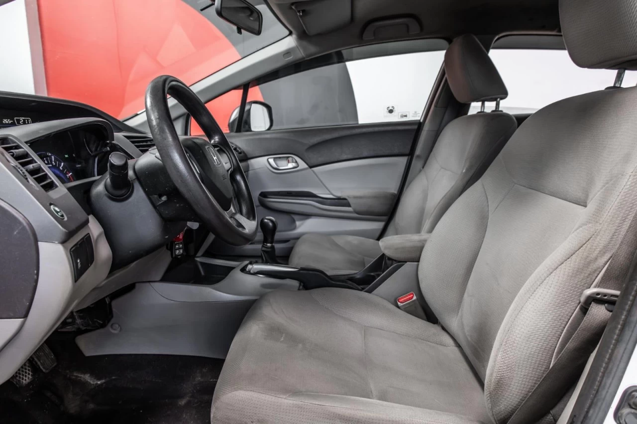 2012 Honda Civic Sedan Manuelle de base AUBAINE!!! Image principale