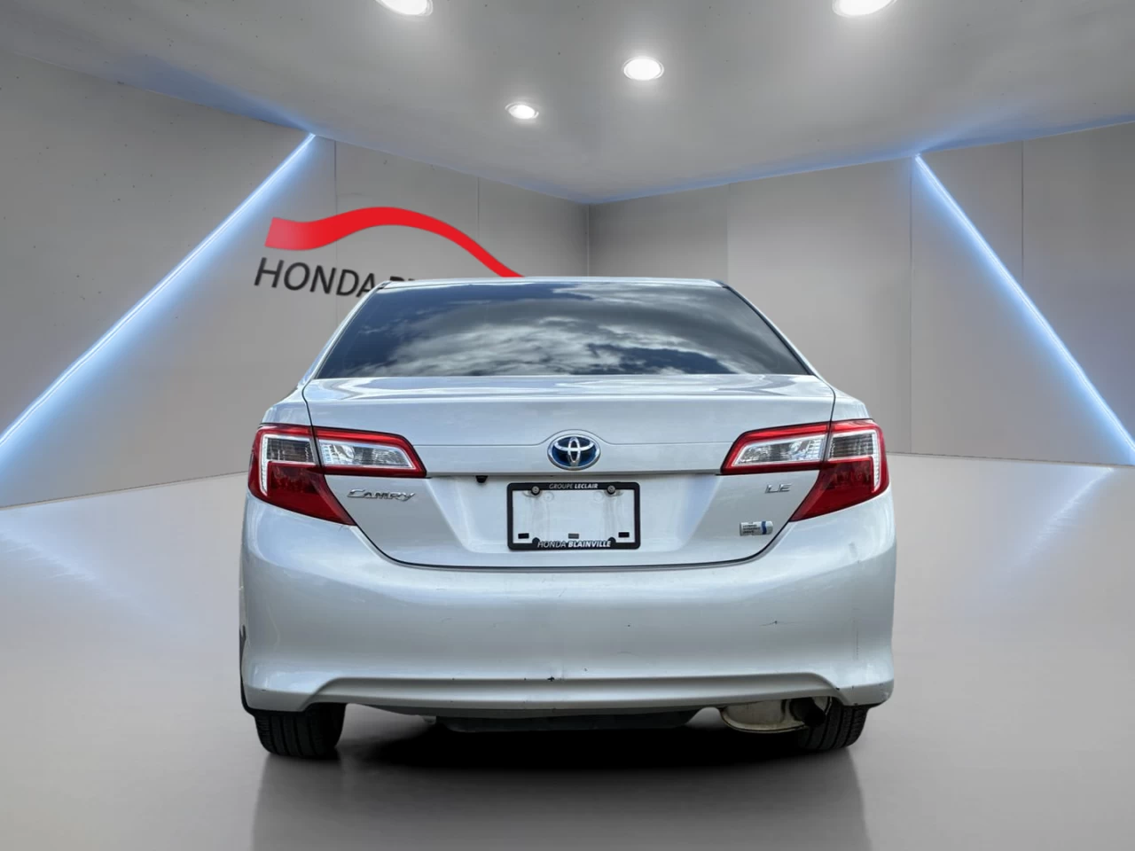 2013 Toyota Camry Hybrid 4dr Sdn LE Main Image