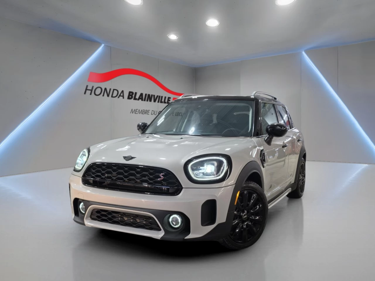 2022 MINI Countryman Cooper S ALL4 Main Image