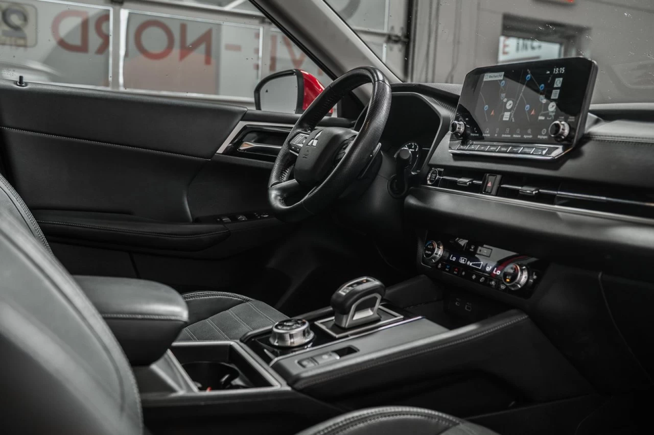 2022 Mitsubishi Outlander LE S-AWC 7.PASS+TOIT.PANO+VOLANT/SIEGES.CHAUFFANTS Image principale