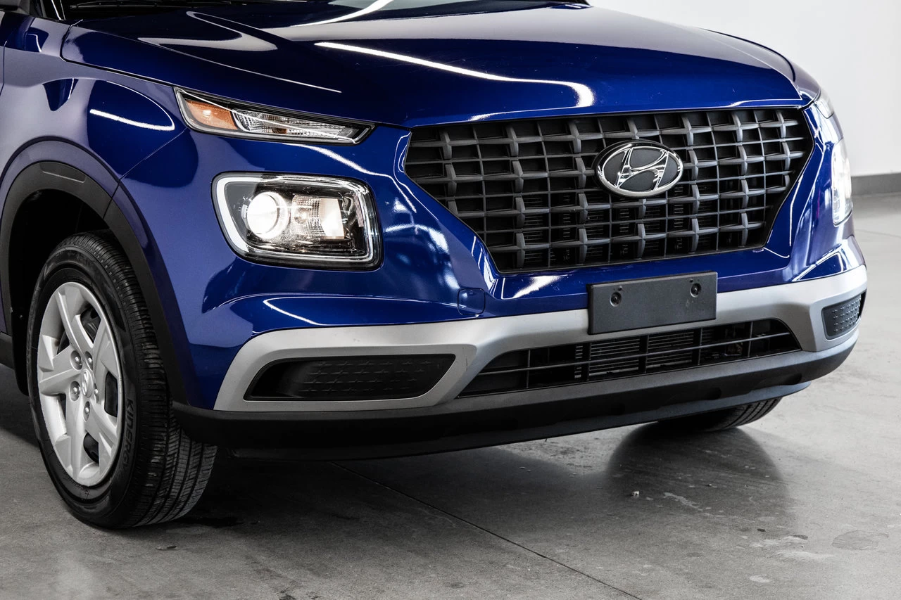 2022 Hyundai Venue Essential Main Image