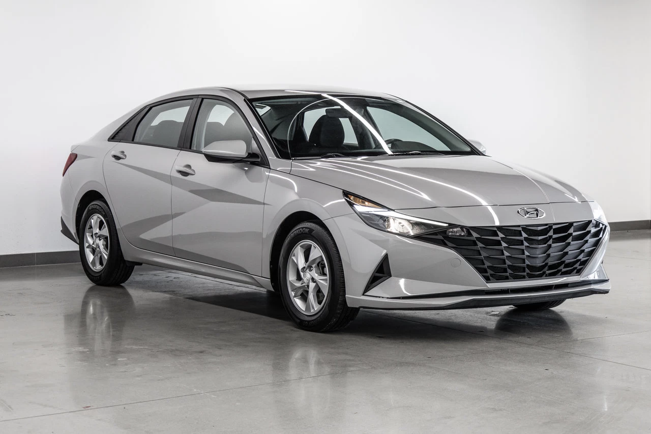 2022 Hyundai Elantra Essential Image principale