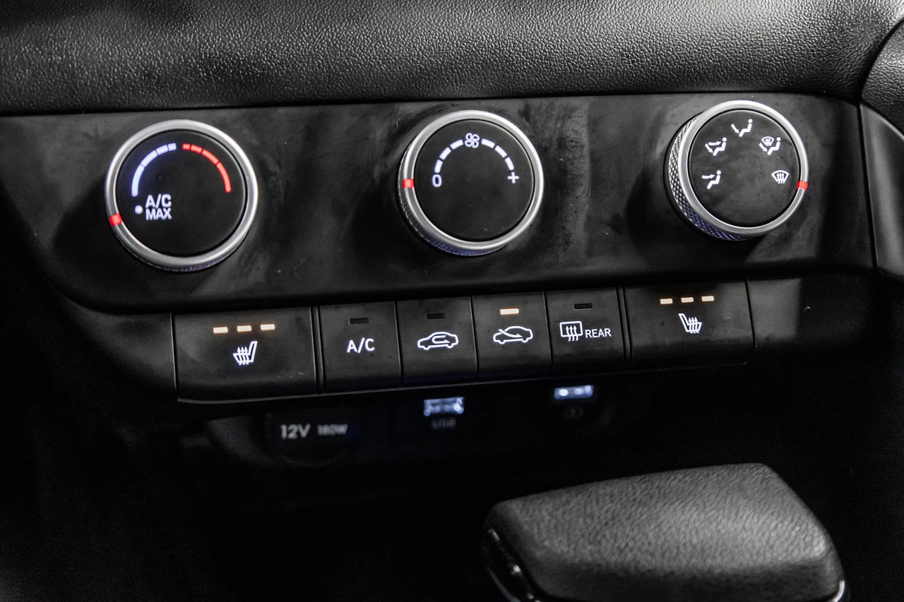 2023 Hyundai Elantra Essential Main Image