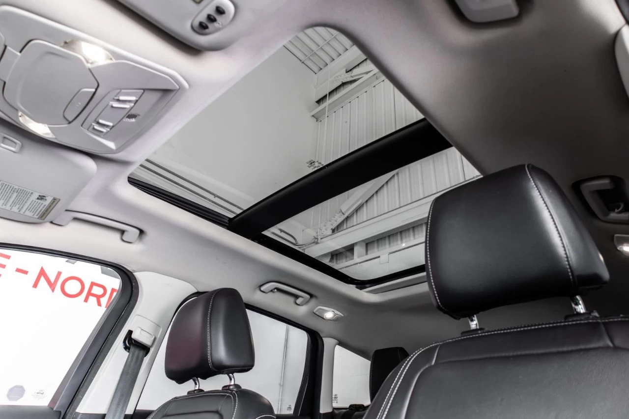 2017 Ford Escape Titanium 4WD+NAVI+TOIT.PANO+CUIR+SIEGES.CHAUFFANTS Image principale