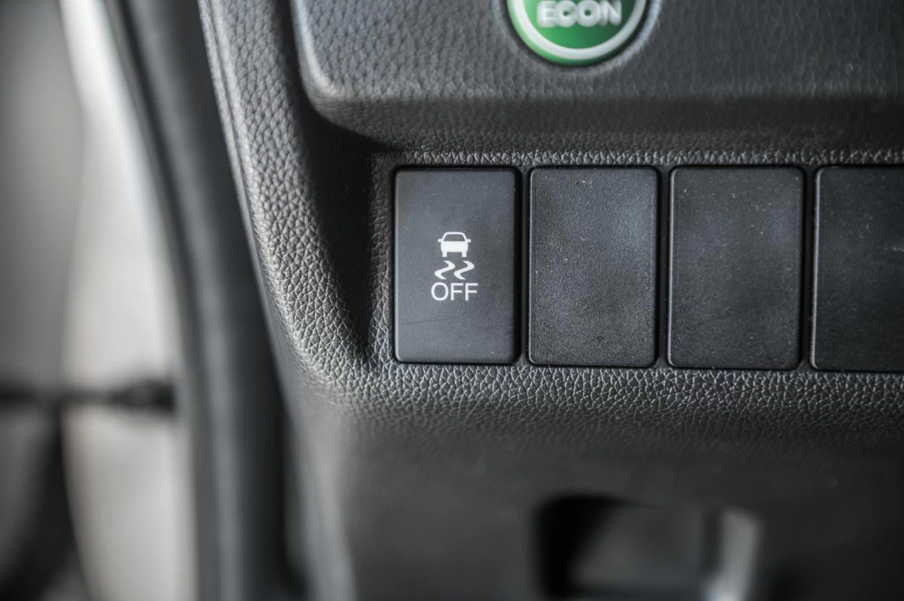 2015 Honda Fit Automatique - BAS KM - Garantie 1 AN Image principale