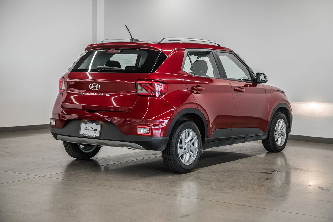 2023 Hyundai Venue Preferred Main Image