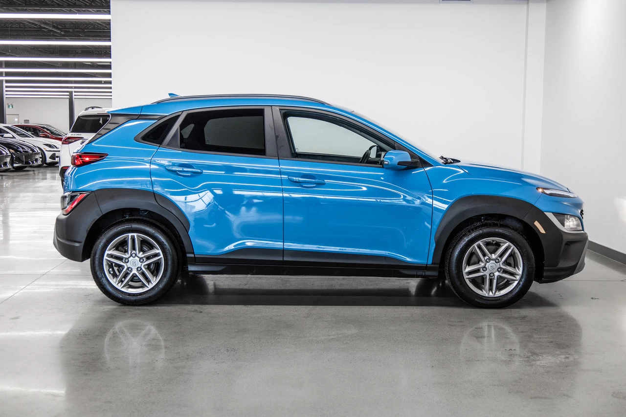 2022 Hyundai Kona Essential Awd Main Image