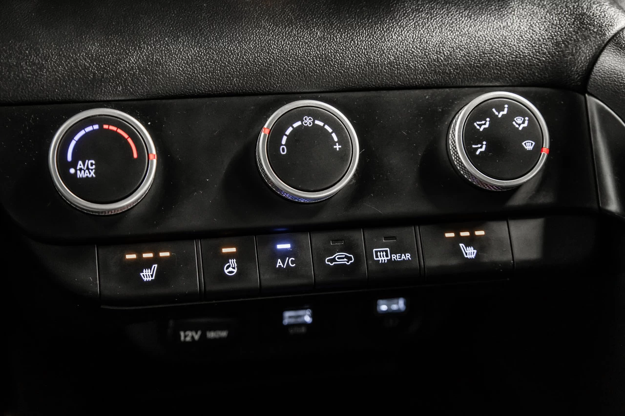2022 Hyundai Elantra Preferred Main Image