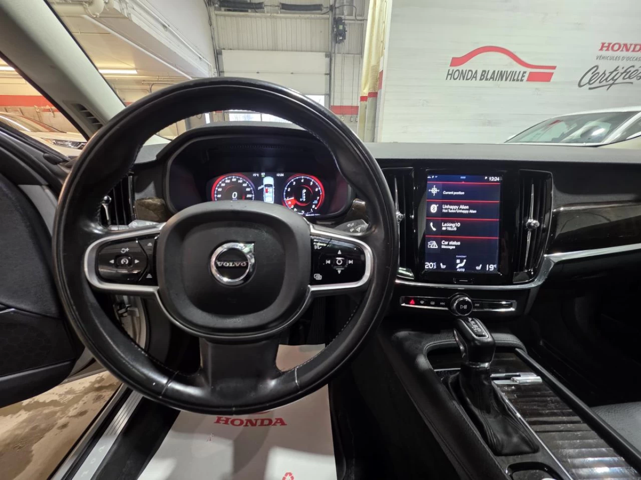 2018 Volvo S90 T6 AWD Momentum Image principale