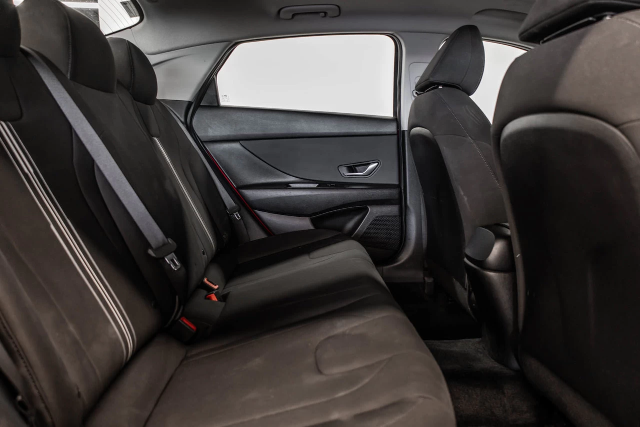 2021 Hyundai Elantra Preferred Main Image