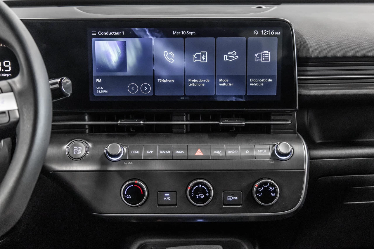 2024 Hyundai Kona Essential Main Image