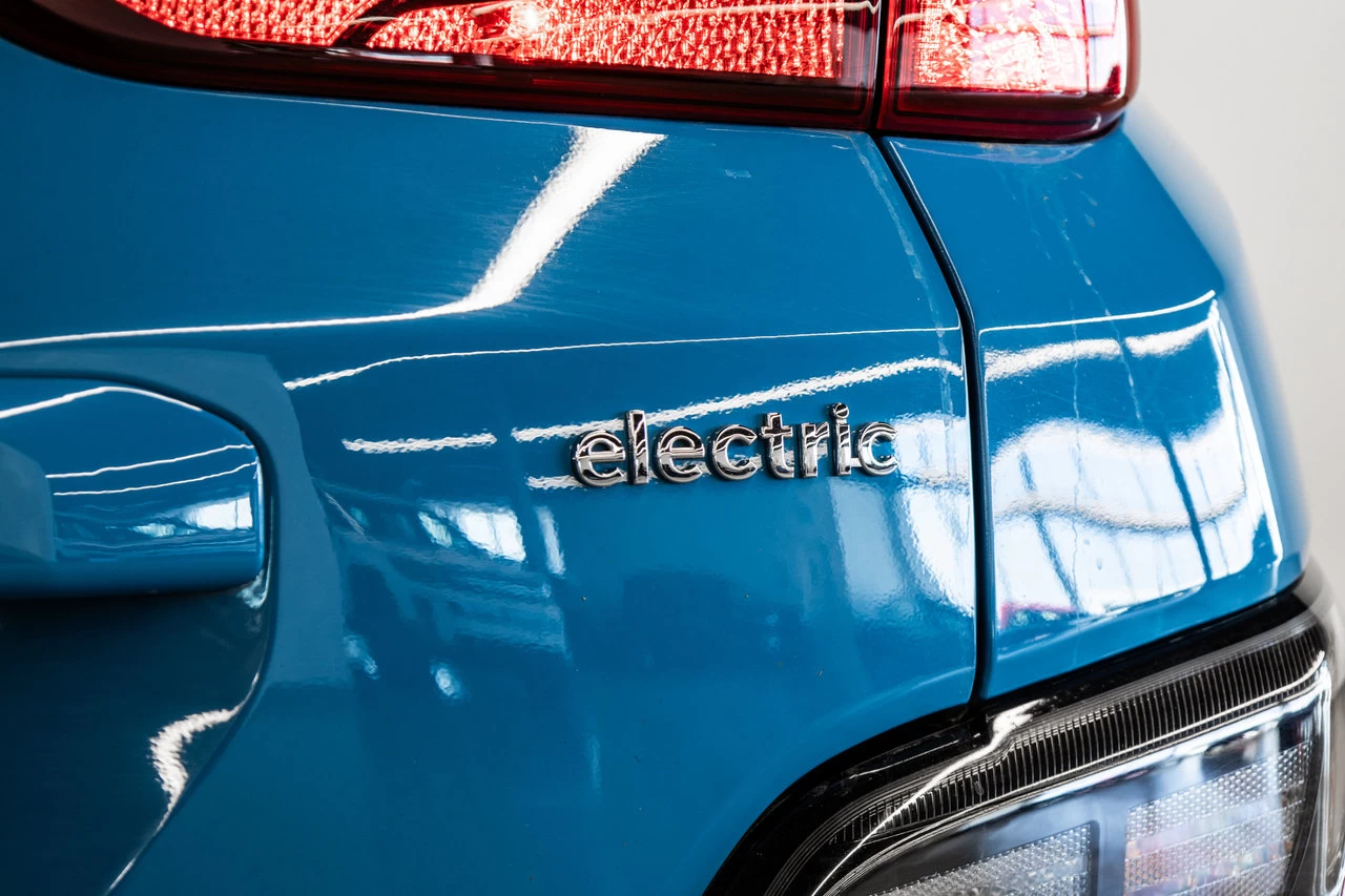 2023 Hyundai Kona electric Preferred Main Image