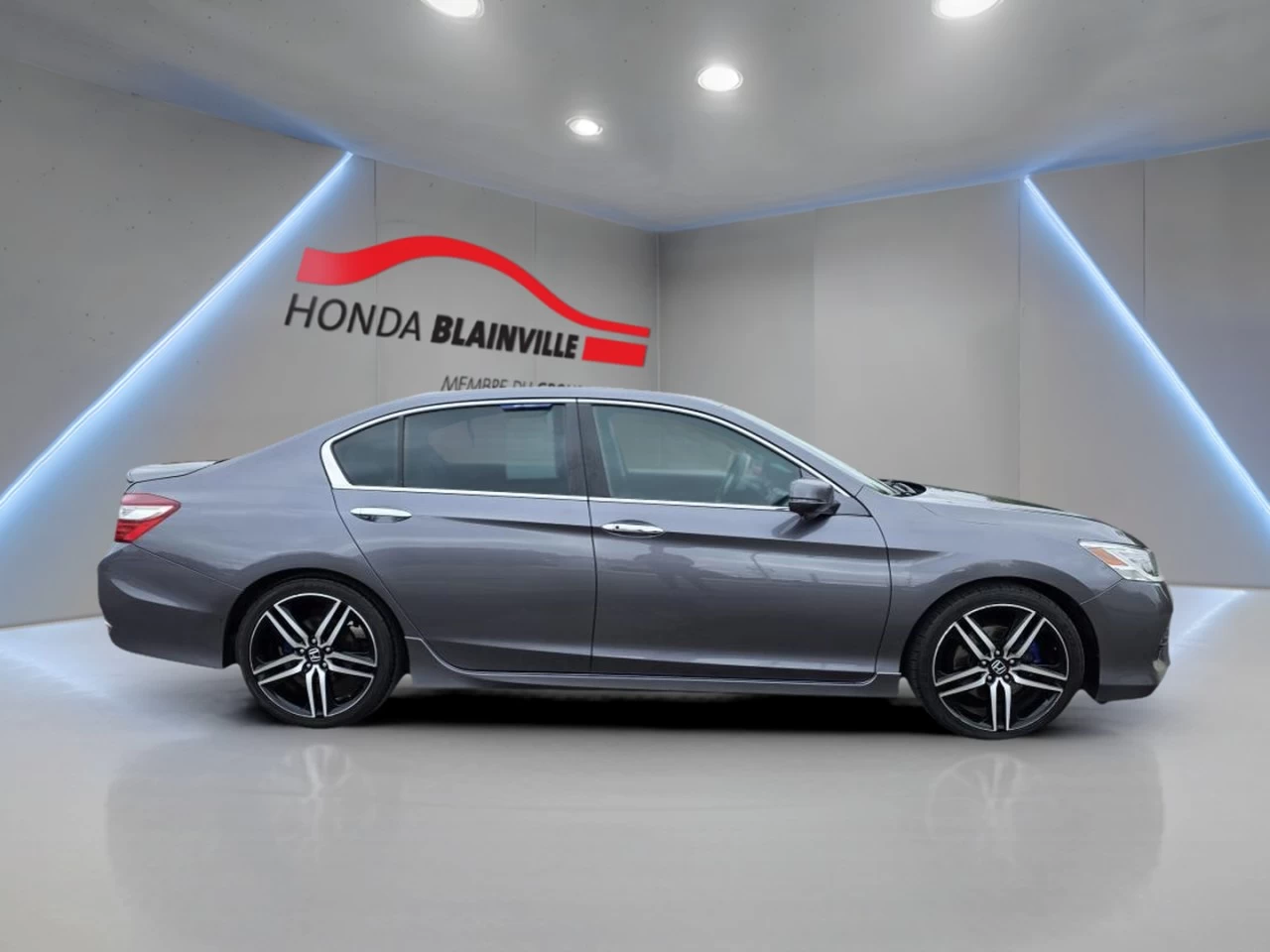 2016 Honda Accord Sedan Touring CVT Main Image