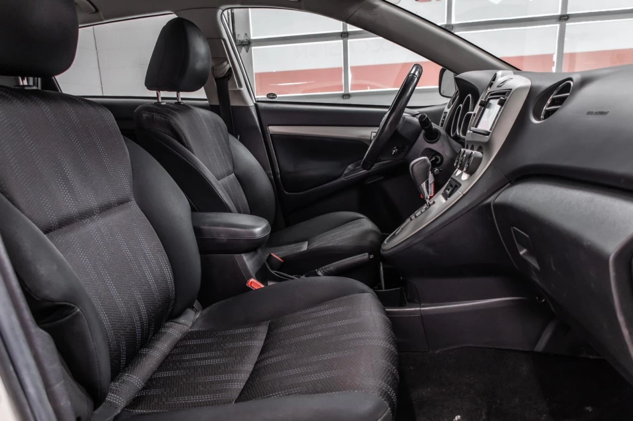 2013 Toyota Matrix Automatique AWD Garantie 1 AN Image principale