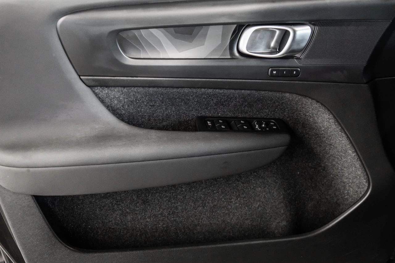 2023 Volvo XC40 Core Awd Image principale