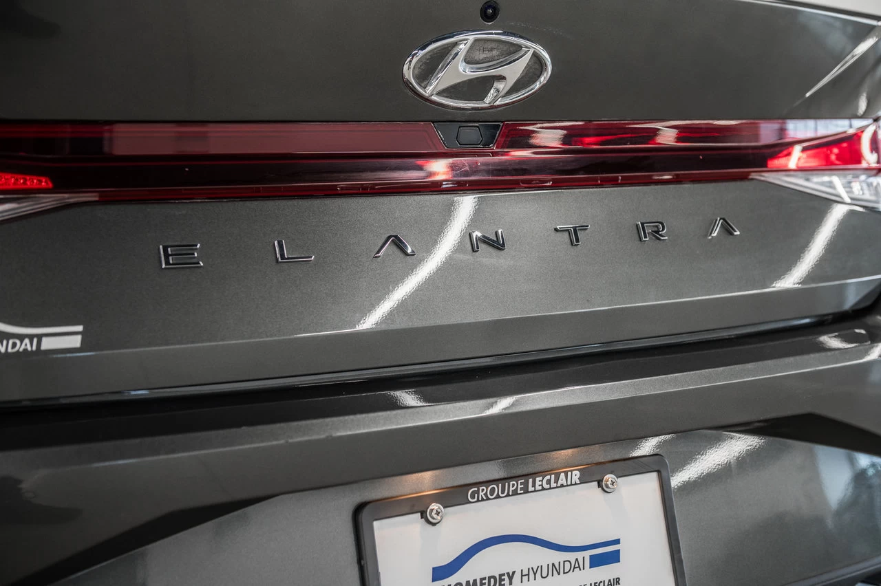 2023 Hyundai Elantra Preferred Tech Image principale