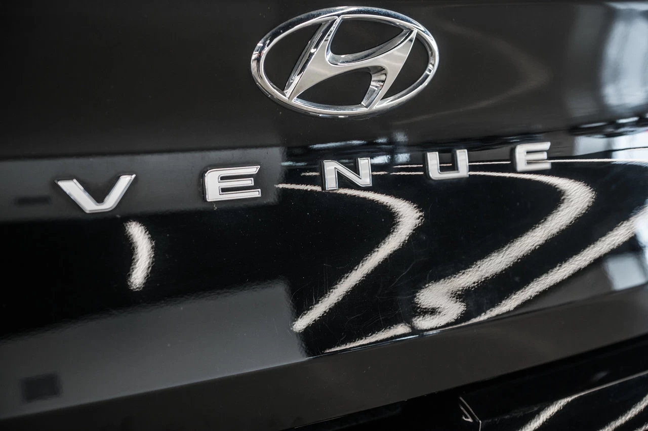 2020 Hyundai Venue Preferred Main Image