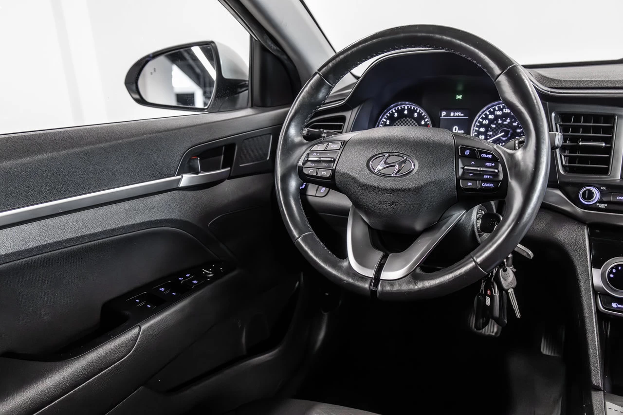 2020 Hyundai Elantra Preferred Main Image