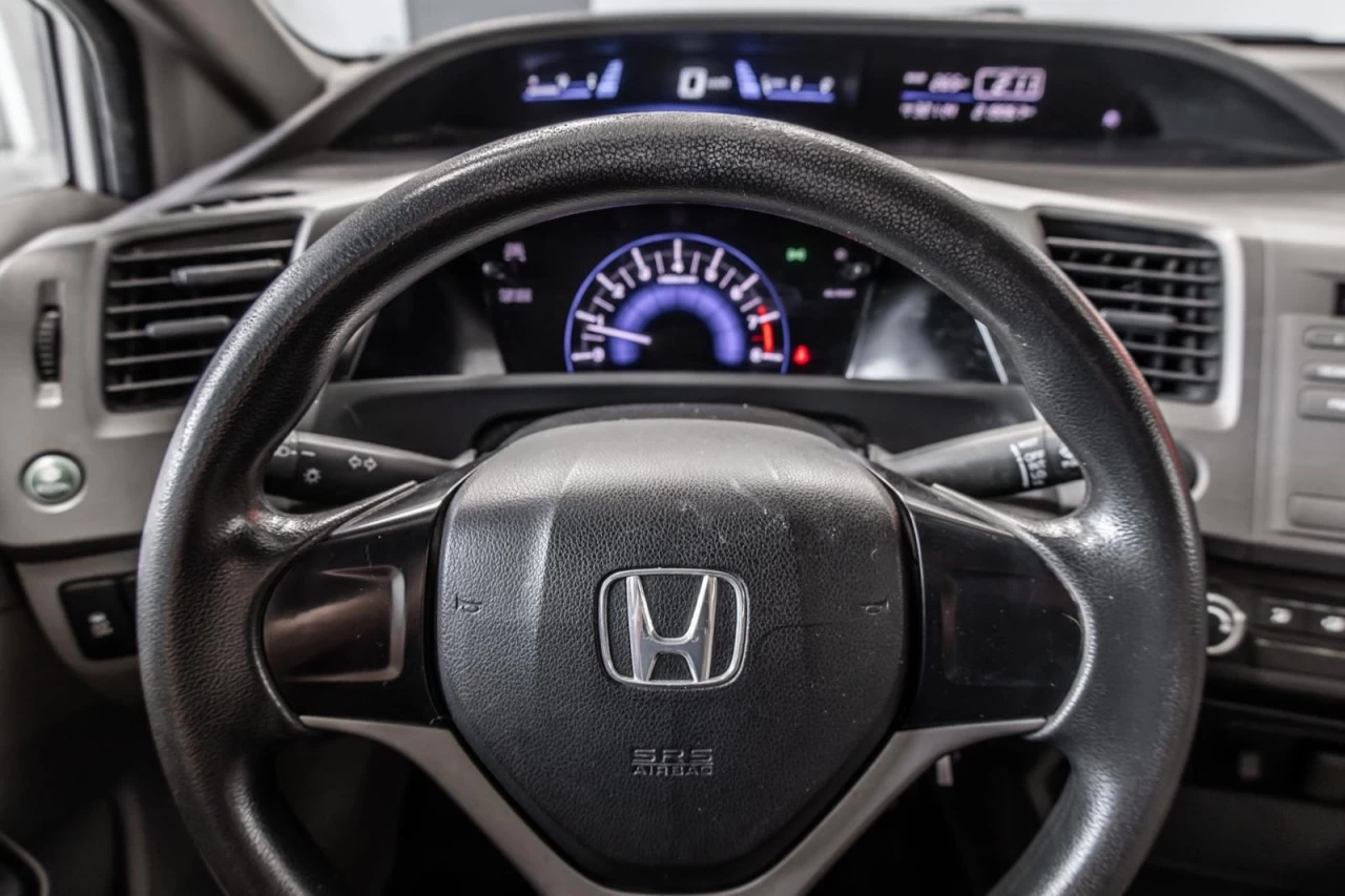 2012 Honda Civic Sedan Manuelle de base AUBAINE!!! Image principale