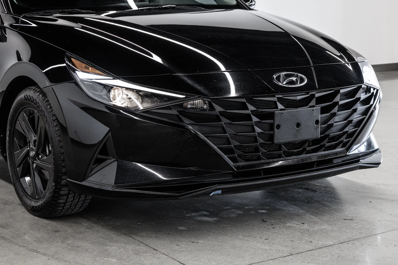 2023 Hyundai Elantra Preferred Main Image