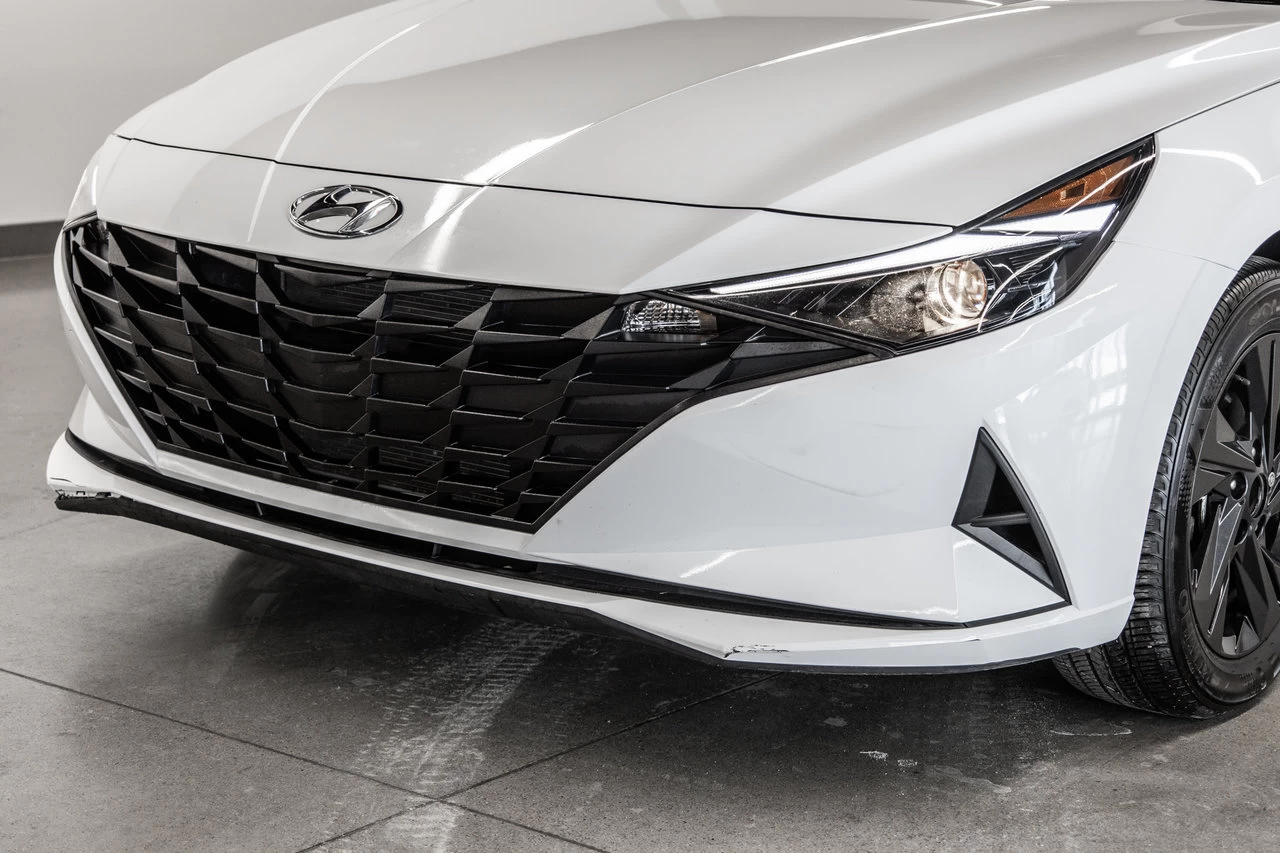 2022 Hyundai Elantra Preferred Main Image