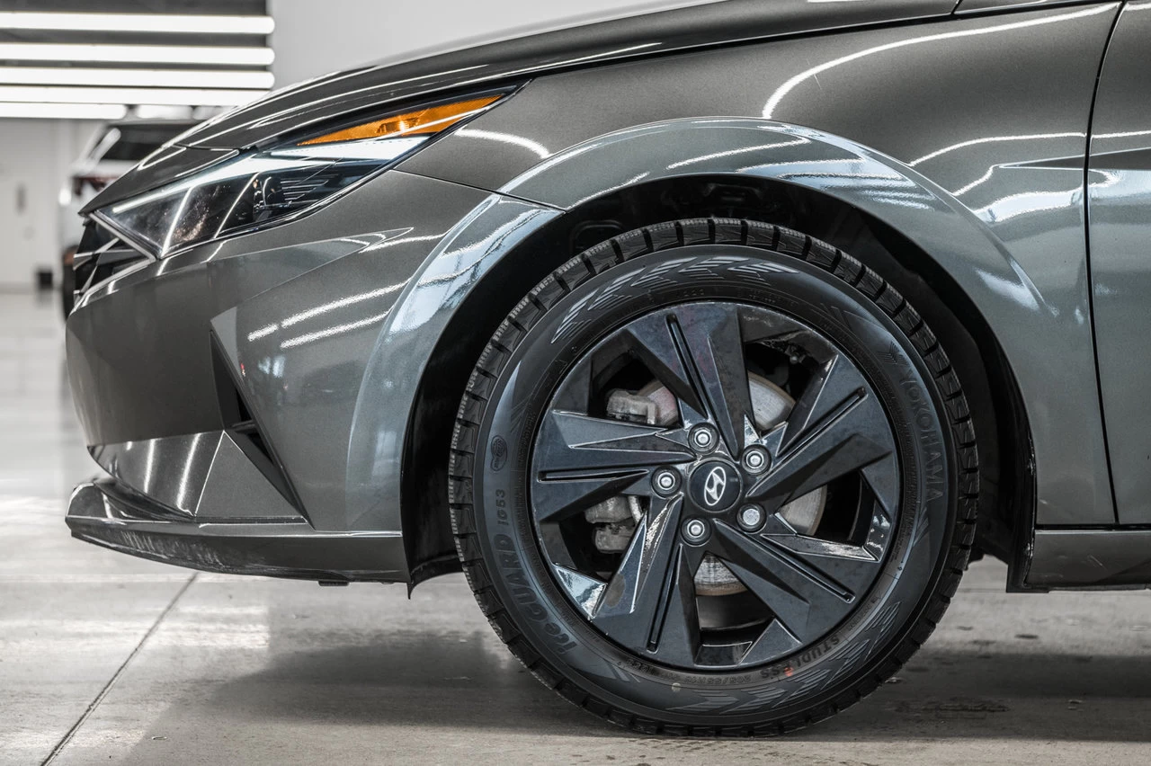 2023 Hyundai Elantra Preferred Tech Image principale