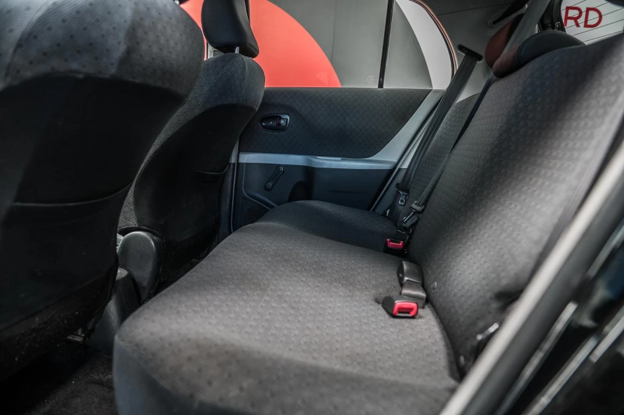 2009 Toyota Yaris Manuelle de base AUBAINE!!! Main Image