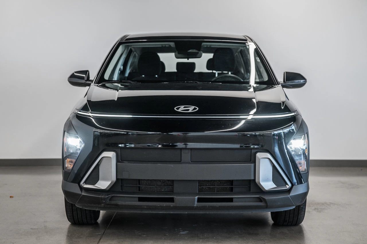 2024 Hyundai Kona Essential Main Image
