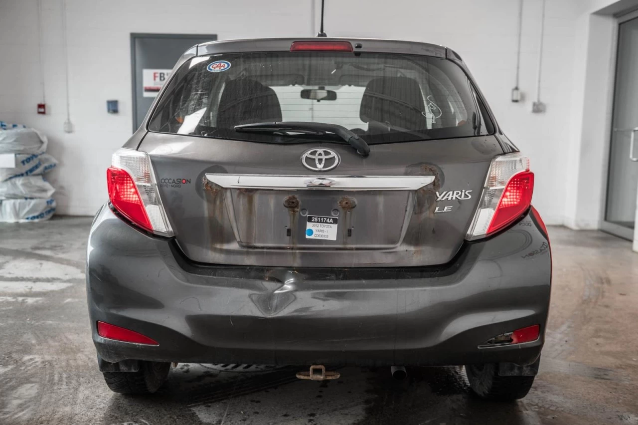 2012 Toyota Yaris Manuelle Hatchback AUBAINE! Image principale
