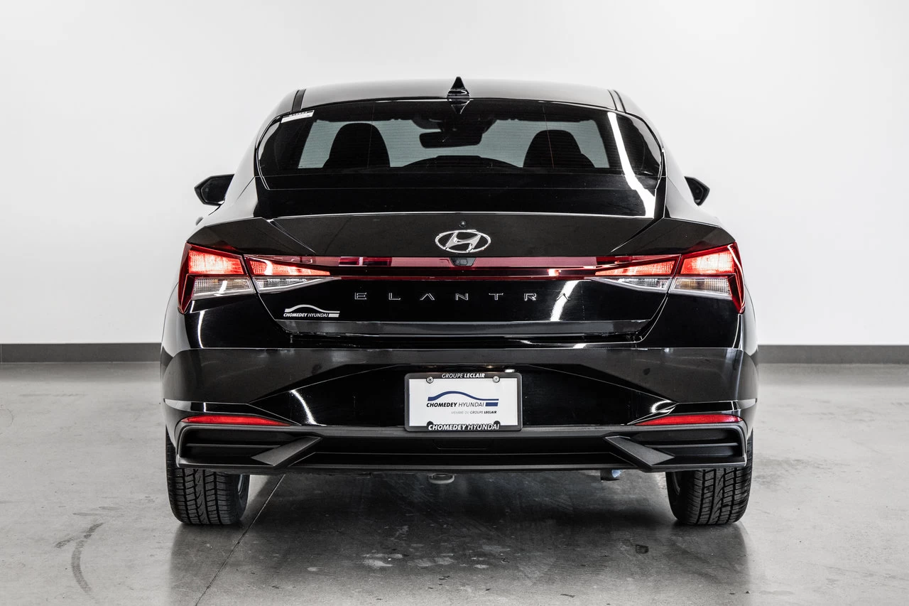 2023 Hyundai Elantra Preferred Main Image