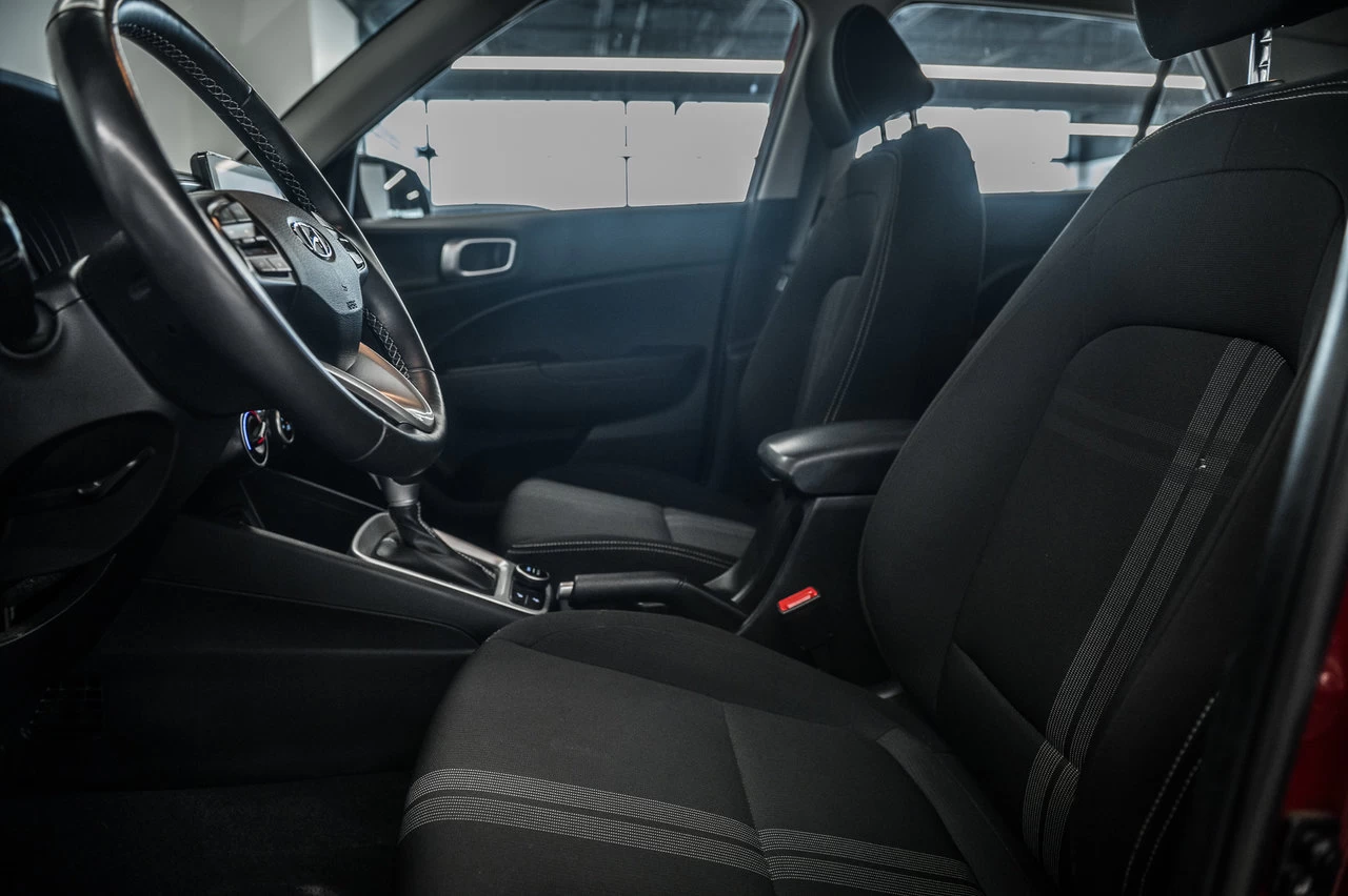 2023 Hyundai Venue Preferred Main Image