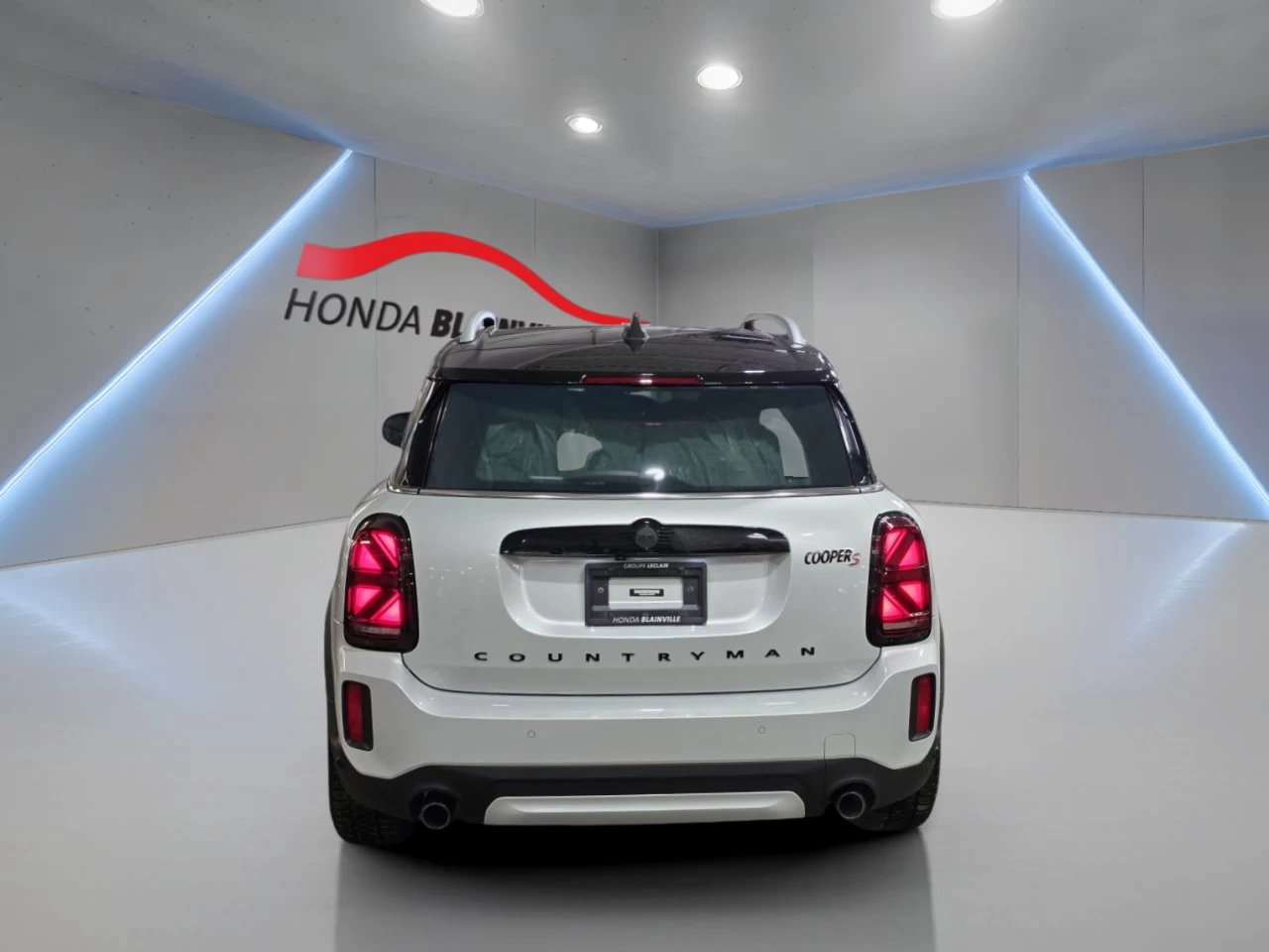 2022 MINI Countryman Cooper S ALL4 Main Image