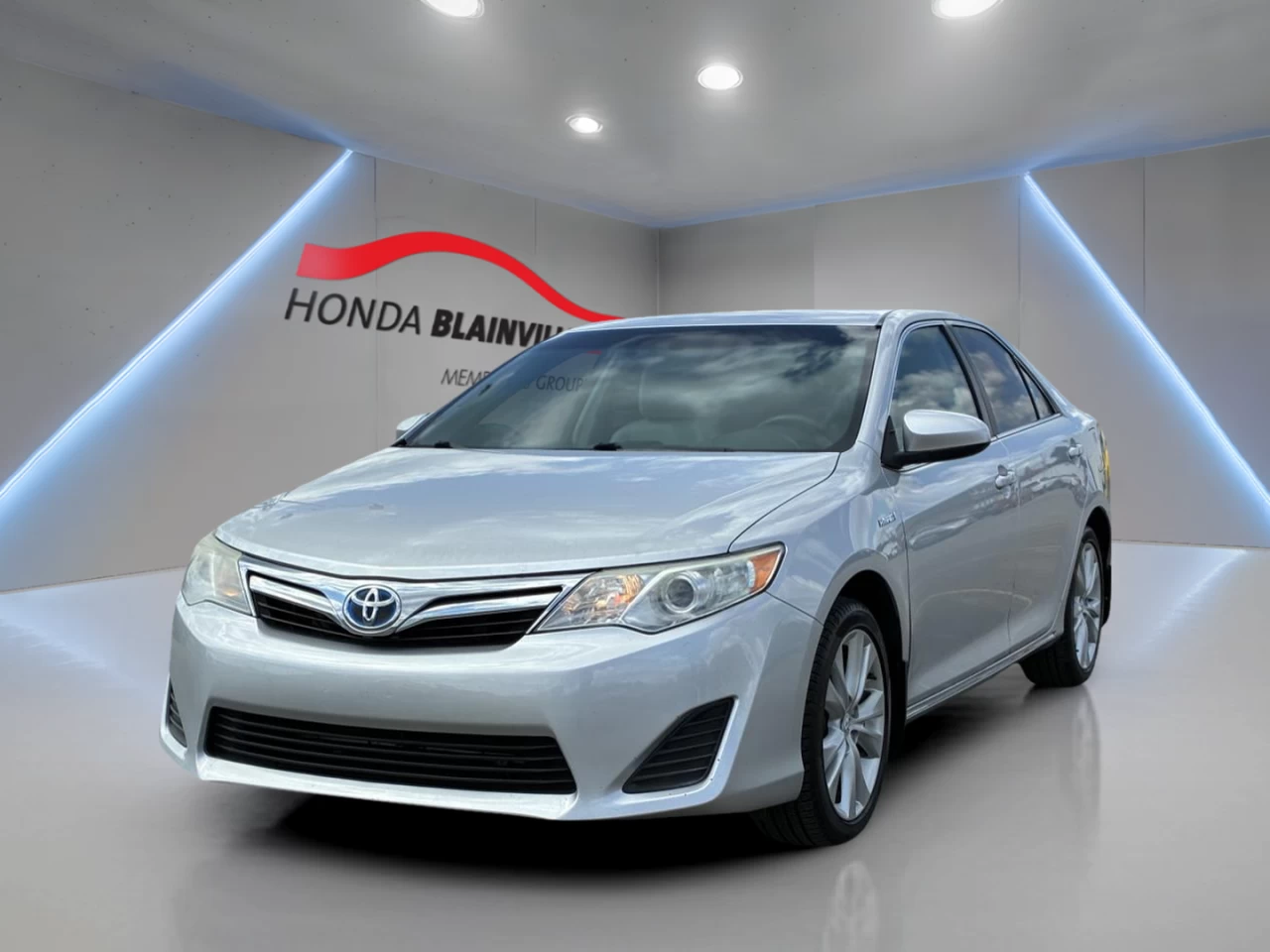 2013 Toyota Camry Hybrid 4dr Sdn LE Main Image