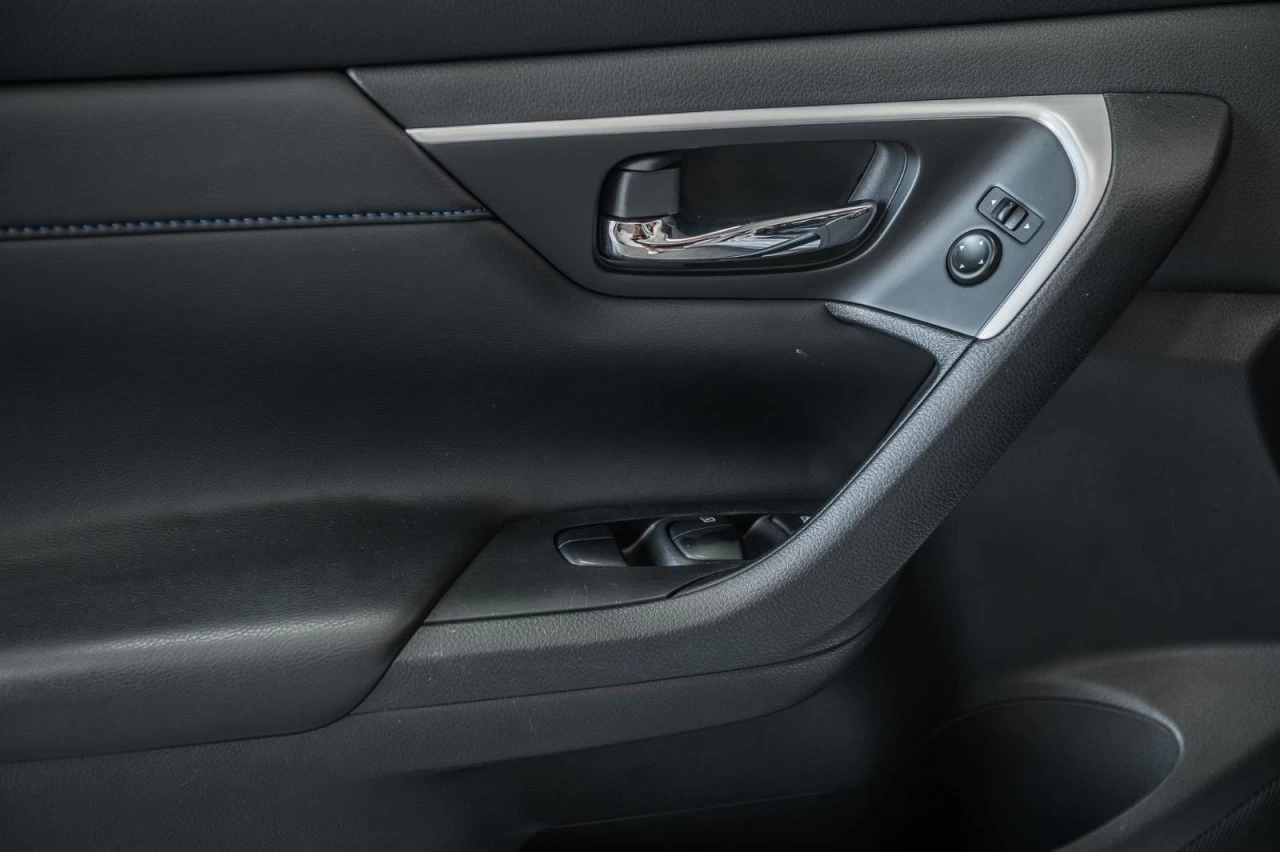 2016 Nissan Altima SR SIEGES.CHAUFF+CAM.RECUL+BLUETOOTH+REG.VITESSE Main Image
