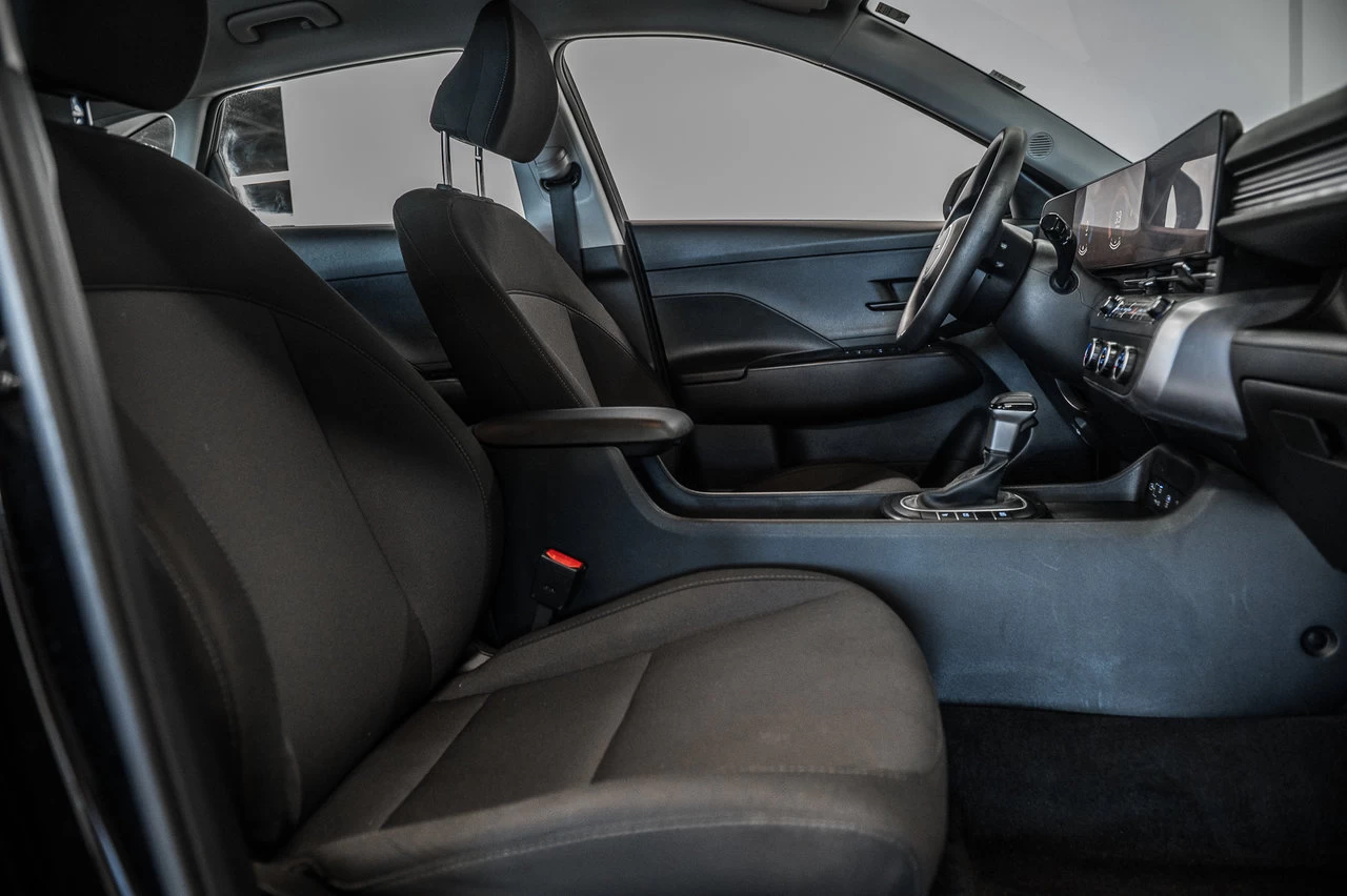 2024 Hyundai Kona Essential Main Image