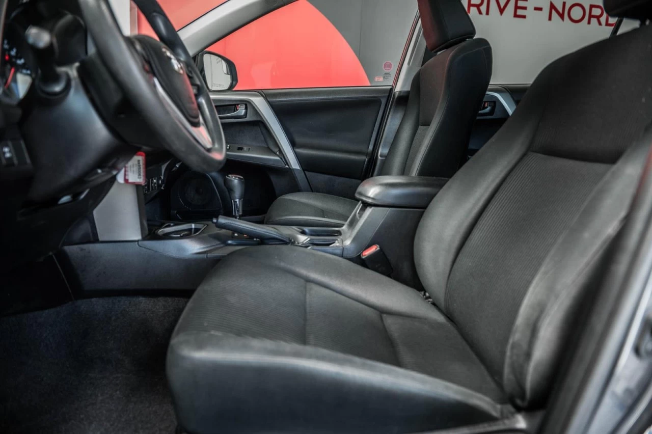 2016 Toyota RAV4 LE AWD+SIEGES.CHAUFF+BLUETOOTH+CAM.RECUL+REG.VITES Main Image